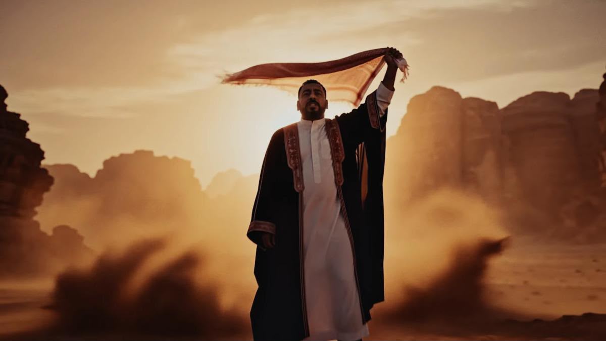 من اذن للراحل أن يغني ؟
